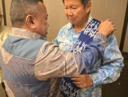 Kain Khas Sumba Untuk Hashim Djojohadikusumo