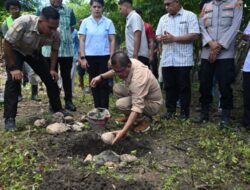 Mulai Pembangunan SPPG, Yosef Lede Lakukan Peletakan Batu Pertama