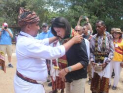 Festival Budaya SD-SMP Semau Dibuka, Wabup Aurum Titu Eki Dorong Generasi Muda Bangga dengan Budaya Sendiri